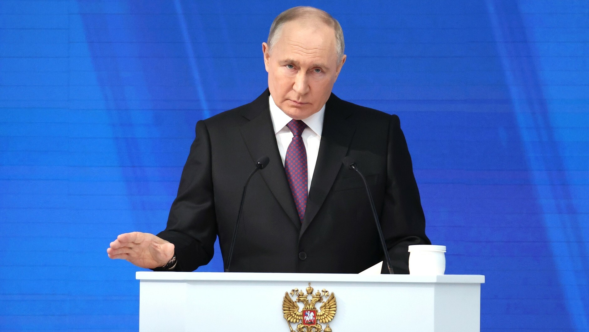 Путин: Мигранты не смогут решить проблему дефицита кадров