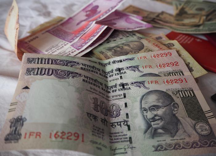 Вопрос решён  Россия нашли применение индийским рупиям